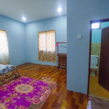 Teratak Aqish, Besut Terengganu Villa Kampong Gong Pauh Luaran gambar